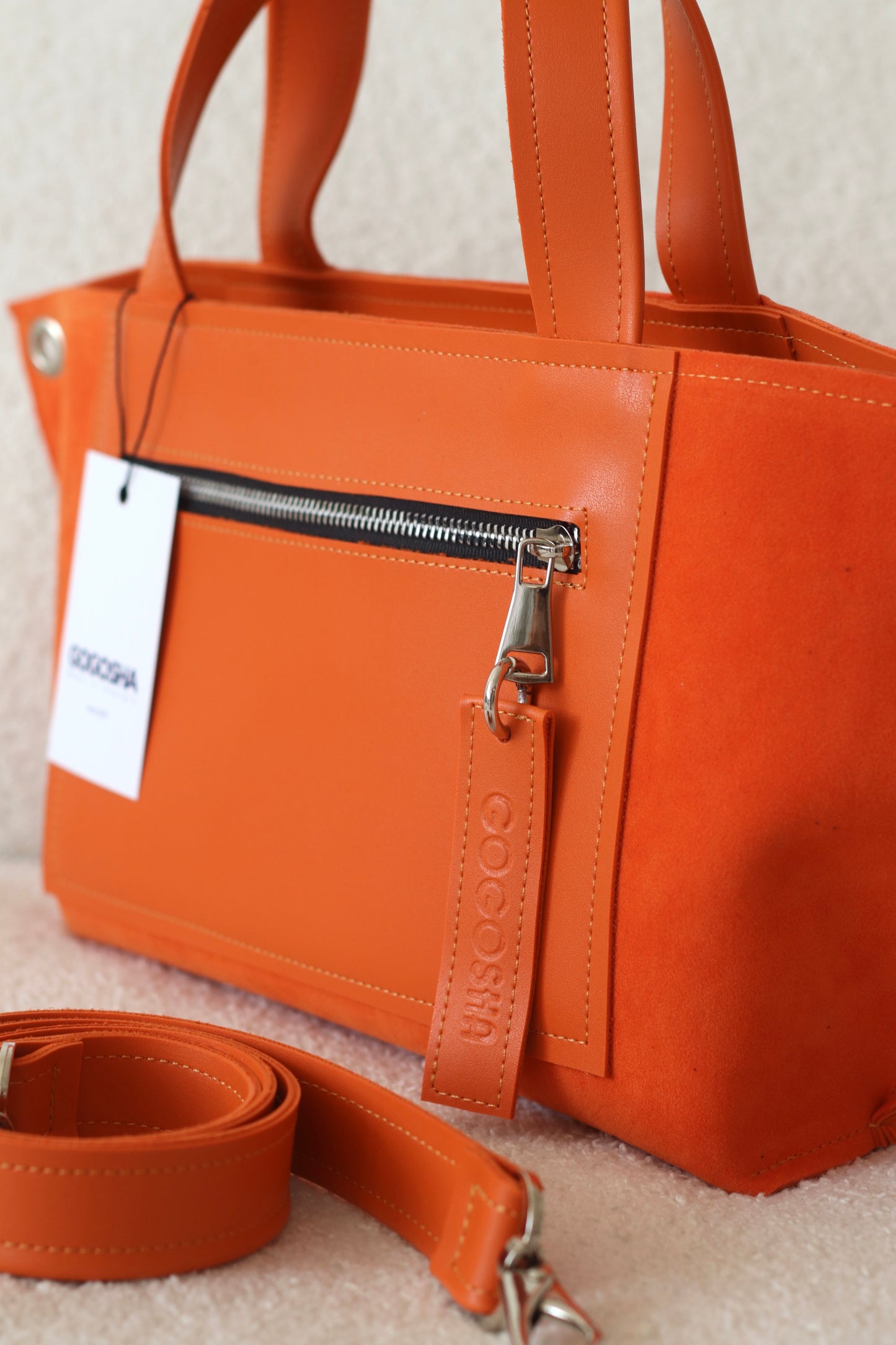 სტაფილოსფერი ეკო-ტყავის და ზამშის ჩანთა/Orange Eco-leather and suede bag