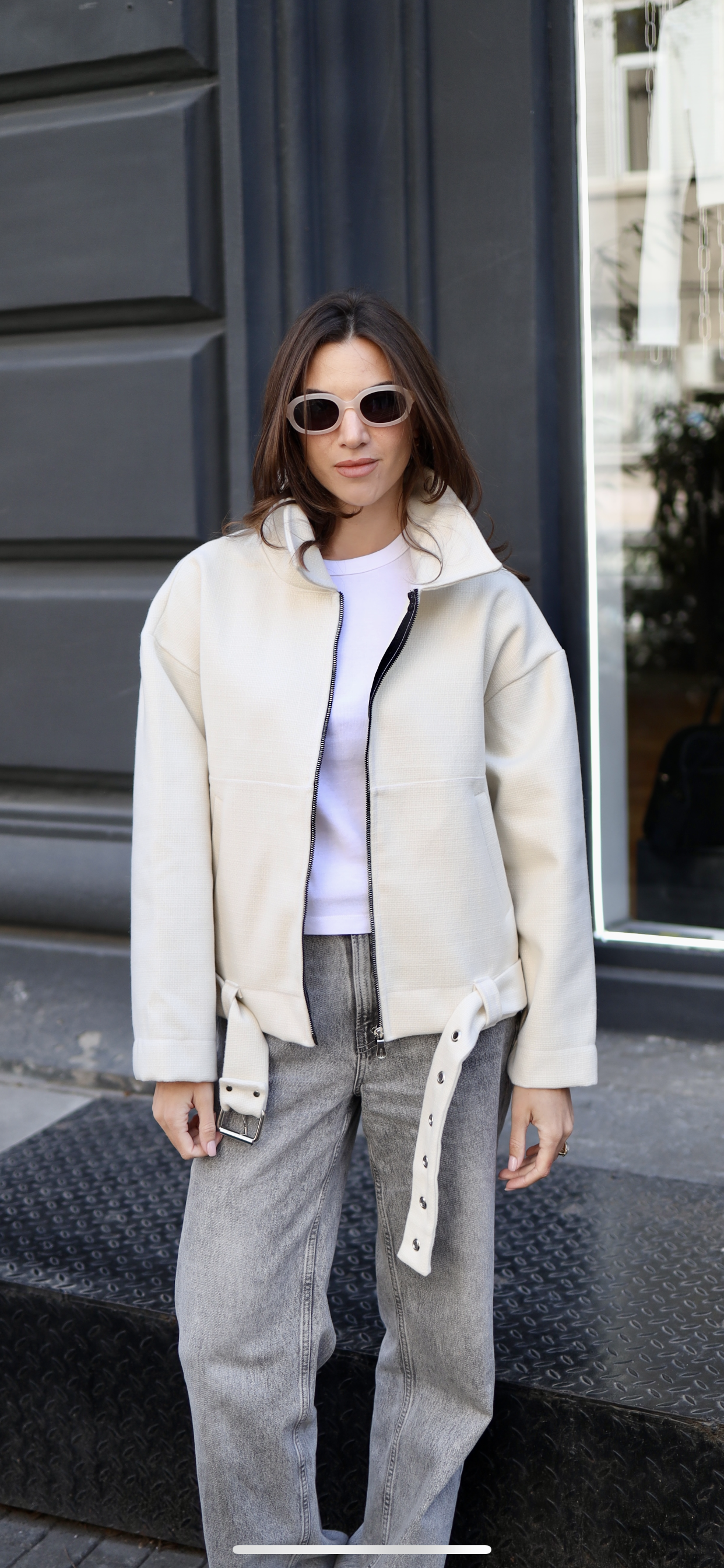 თეთრი ქურთუკი ქამრით/White jacket with belt