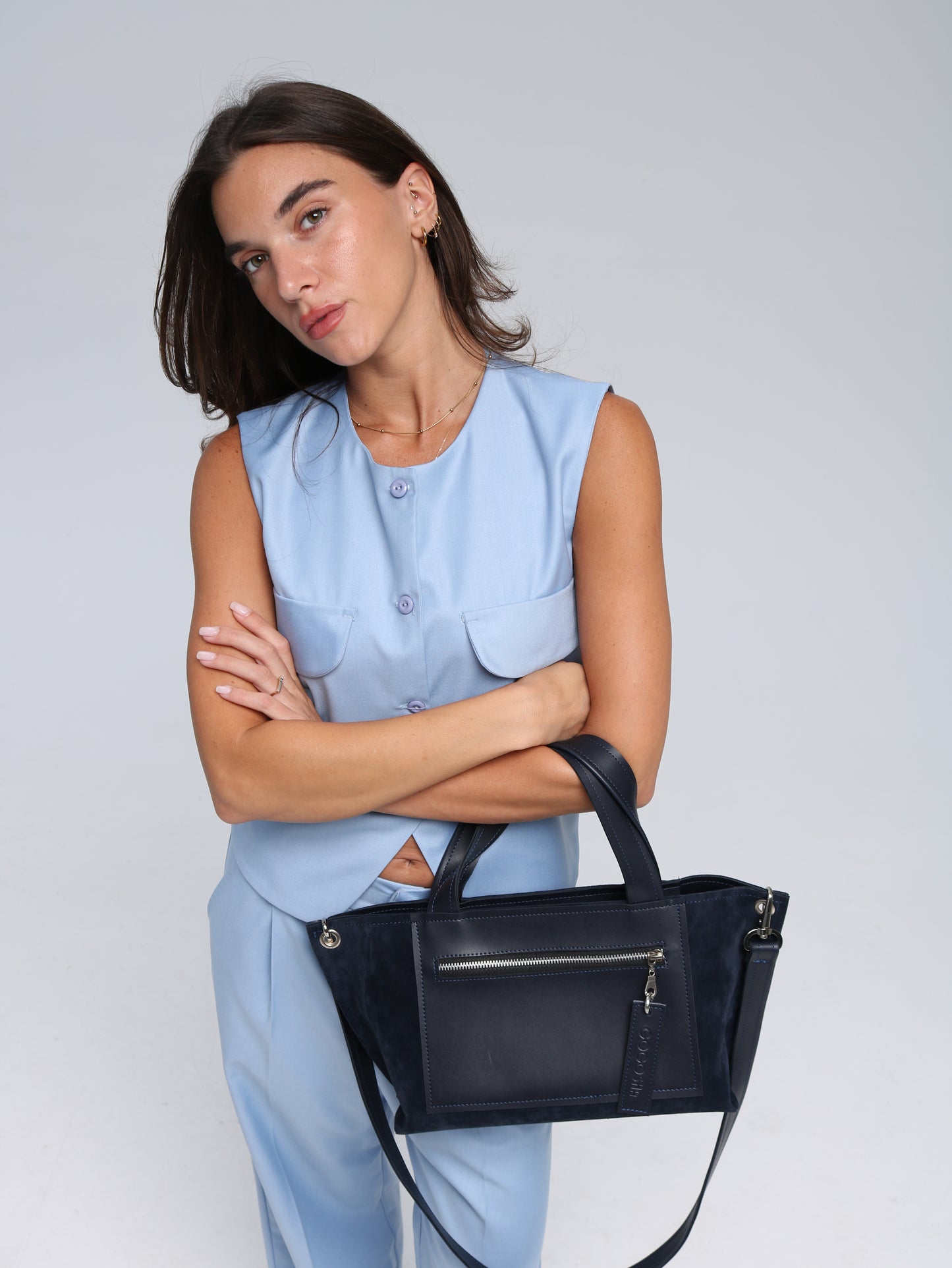 მუქი ლურჯი ეკო-ტყავის და ზამშის ჩანთა/Dark blue Eco-leather and suede bag