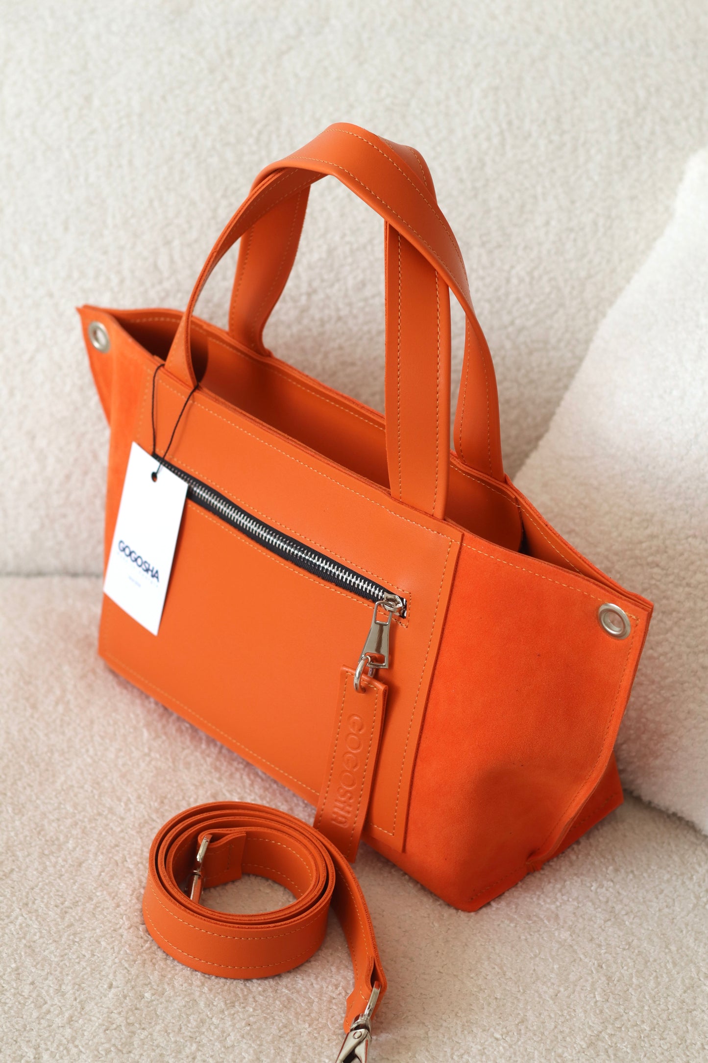 სტაფილოსფერი ეკო-ტყავის და ზამშის ჩანთა/Orange Eco-leather and suede bag