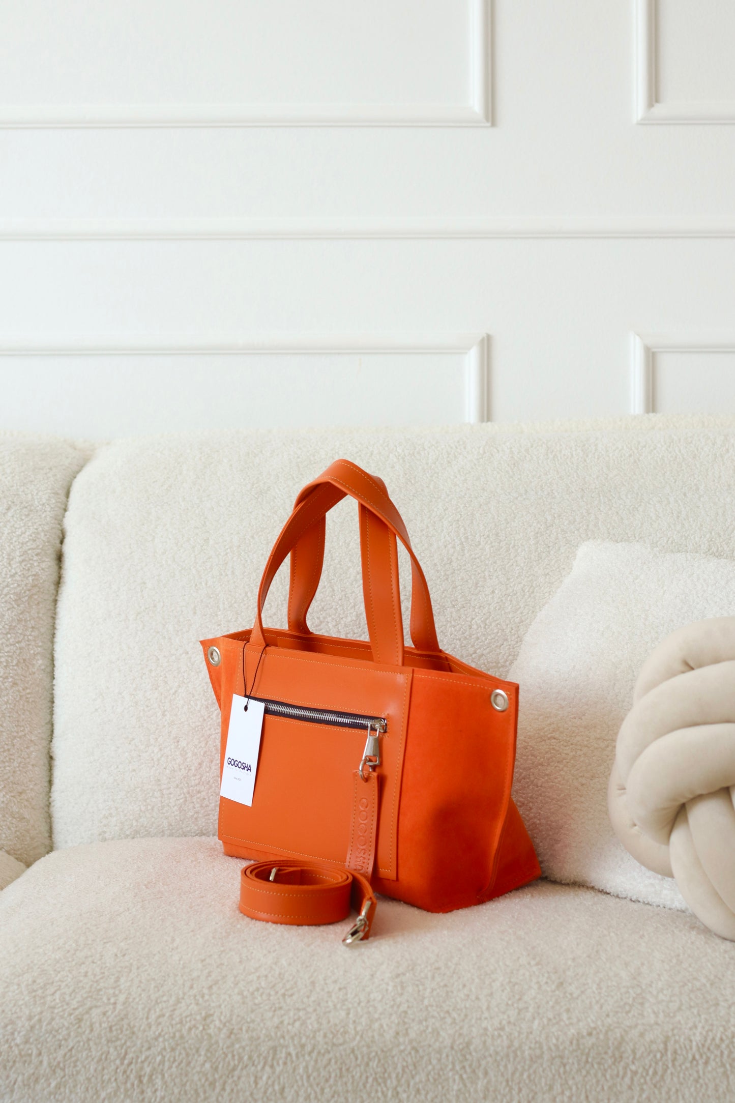 სტაფილოსფერი ეკო-ტყავის და ზამშის ჩანთა/Orange Eco-leather and suede bag