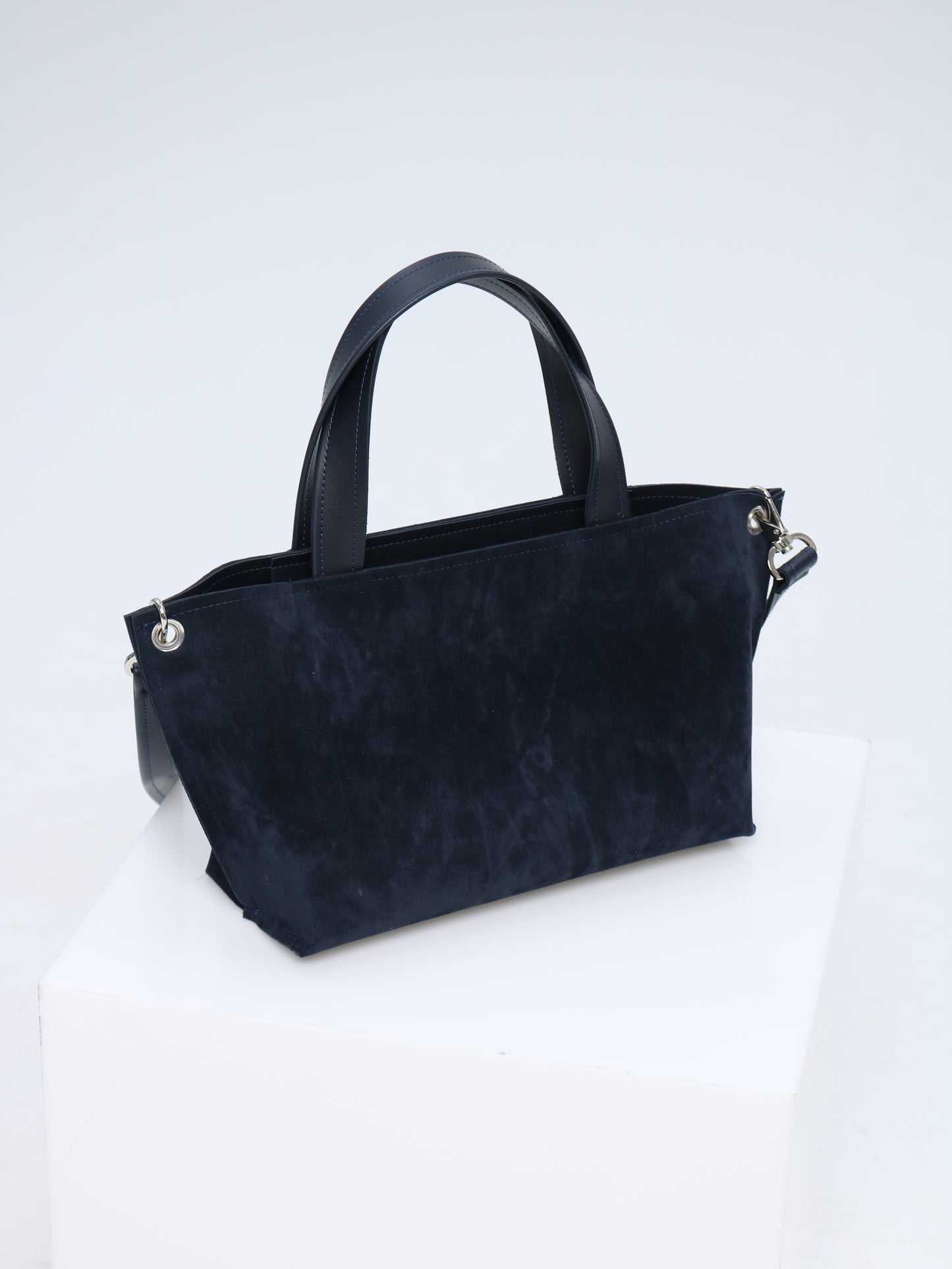 მუქი ლურჯი ეკო-ტყავის და ზამშის ჩანთა/Dark blue Eco-leather and suede bag