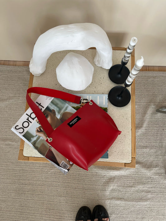 წითელი მხრის ჩანთა/Red shoulder bag