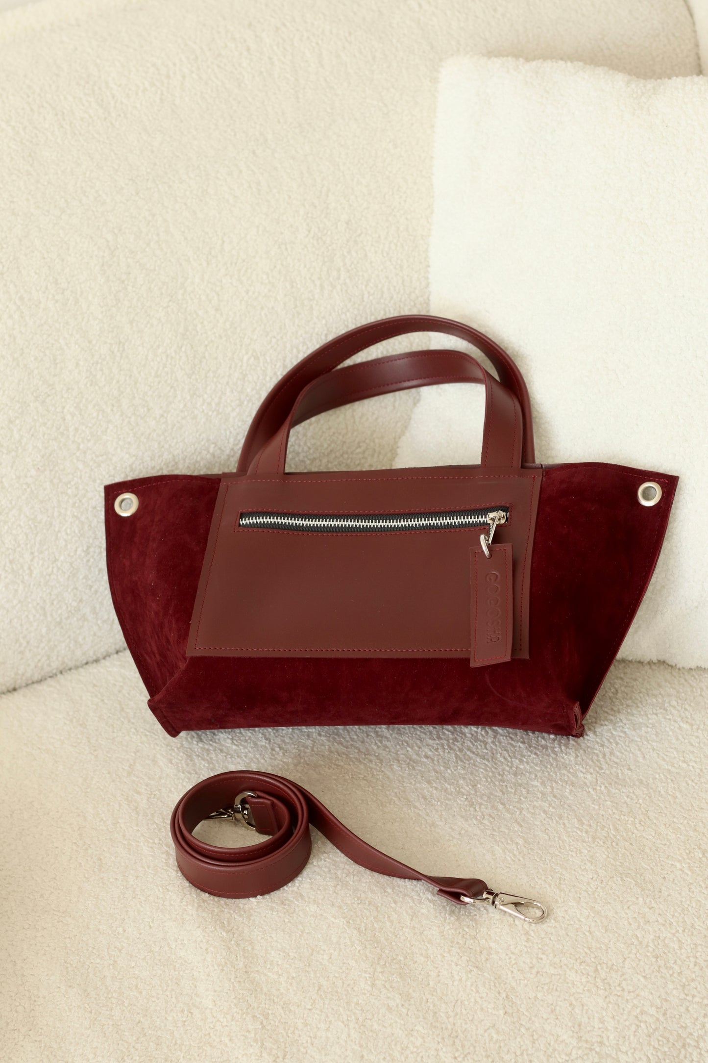 შინდისფერი ეკო-ტყავის და ზამშის ჩანთა/Burgundy Eco-leather and suede bag