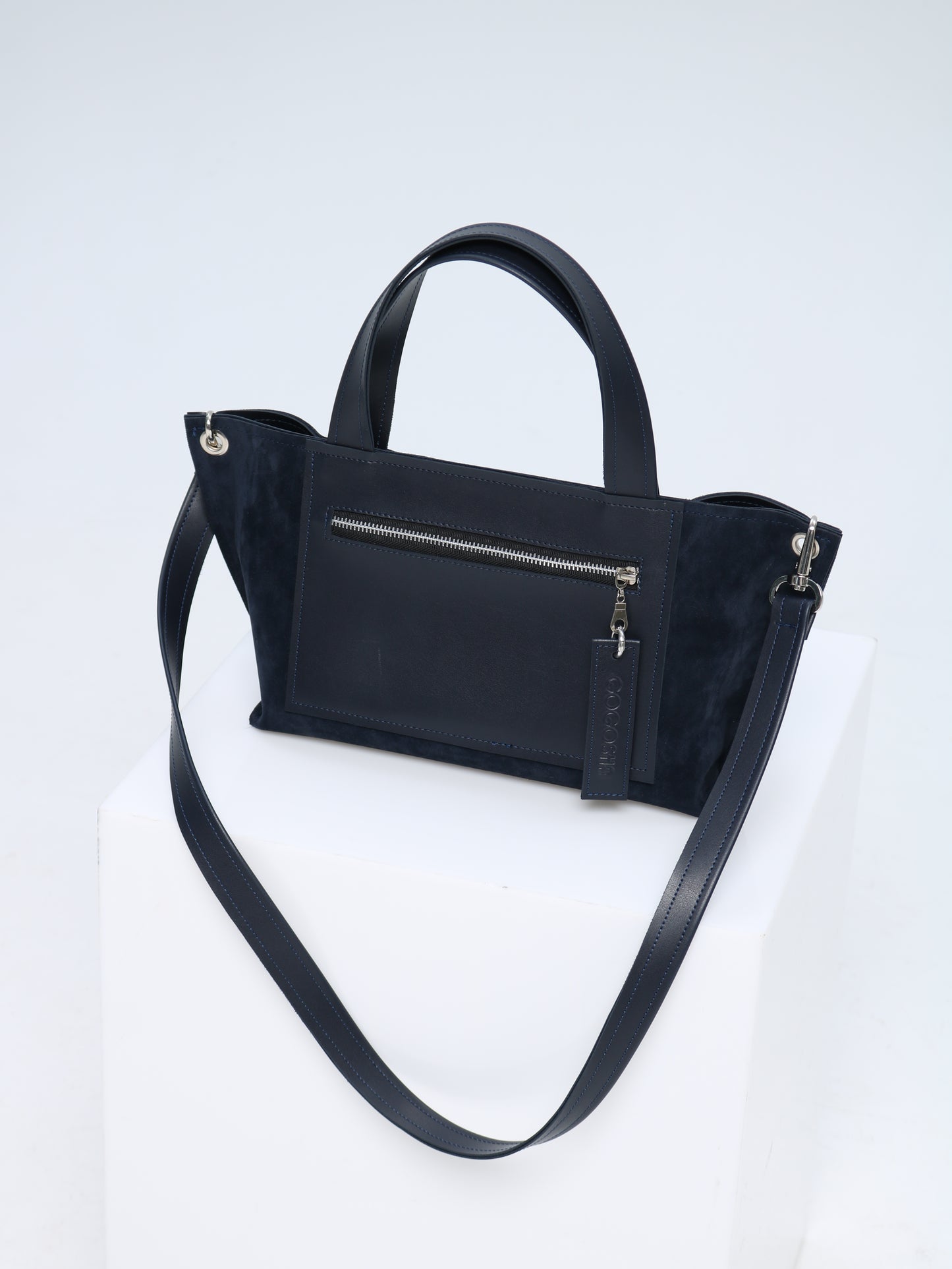 მუქი ლურჯი ეკო-ტყავის და ზამშის ჩანთა/Dark blue Eco-leather and suede bag